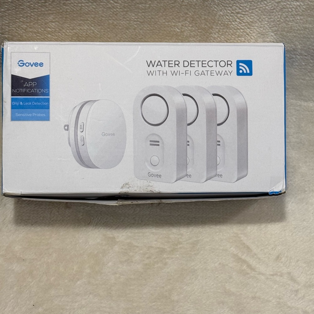 Govee White Drip And Leak Water Detector 3 With Wifi Gateway - 3 Pack